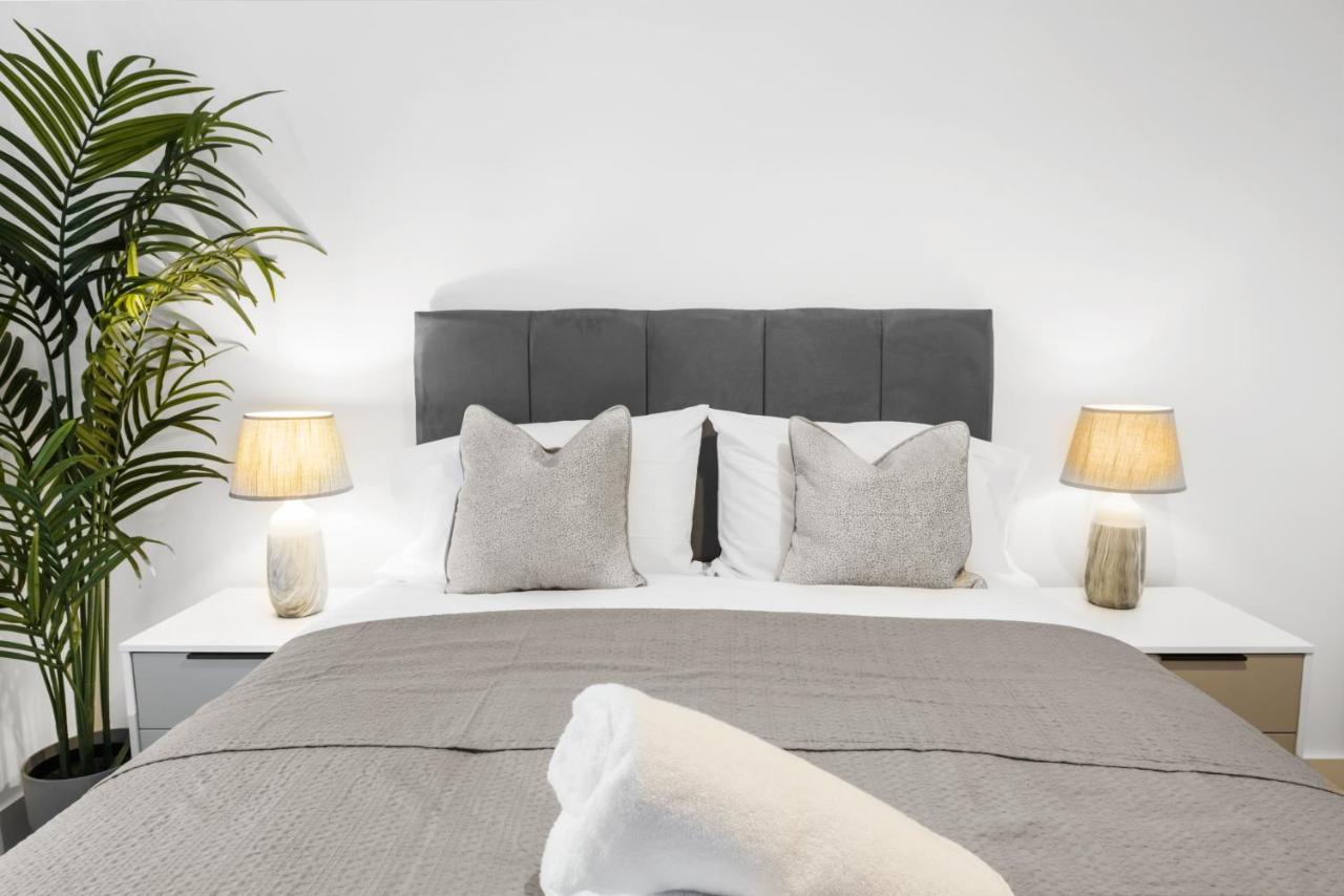 Exoticstay Apartments- 5* Elegant Luxury Centrally Located 2-Bedroom Apt Бірмінгем Екстер'єр фото